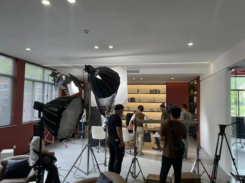 都市情感短剧《心动信号》拍摄现场